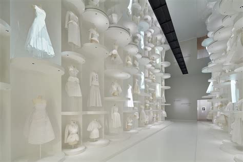 dior exhibit japan.